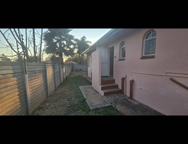 4 BEDROOM FREESTANDING FOR SALE IN FAUNA PARK